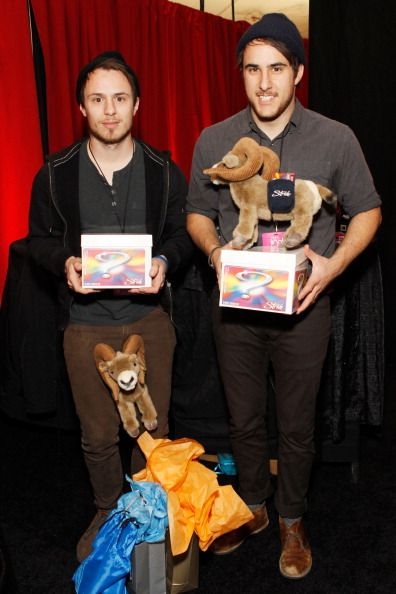 JOSH AND ZAC FARRO RELEASES A STATEMENT ABOUT THEIR DEPARTURE FROM PARAMORE