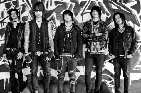 Famous Last Words premieres new video on AltPress.com