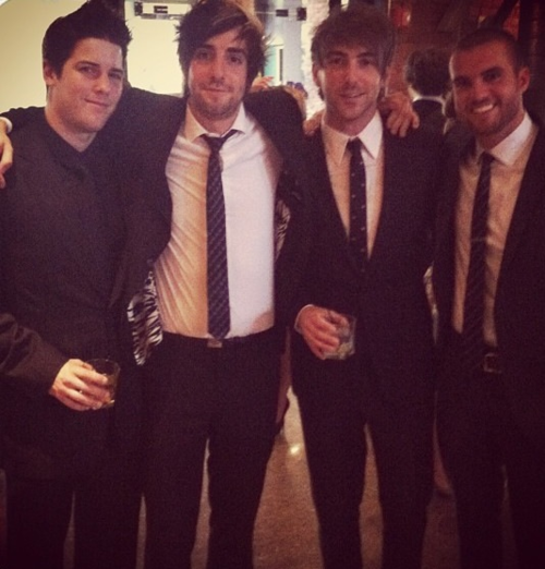 All Time Low, Yellowcard and New Found Glory Perform Medley at APMAs
