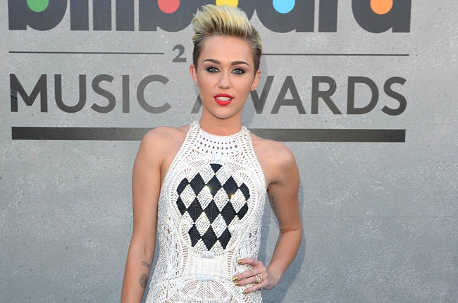 Miley Cyrus Hospitalized For Allergic Reaction