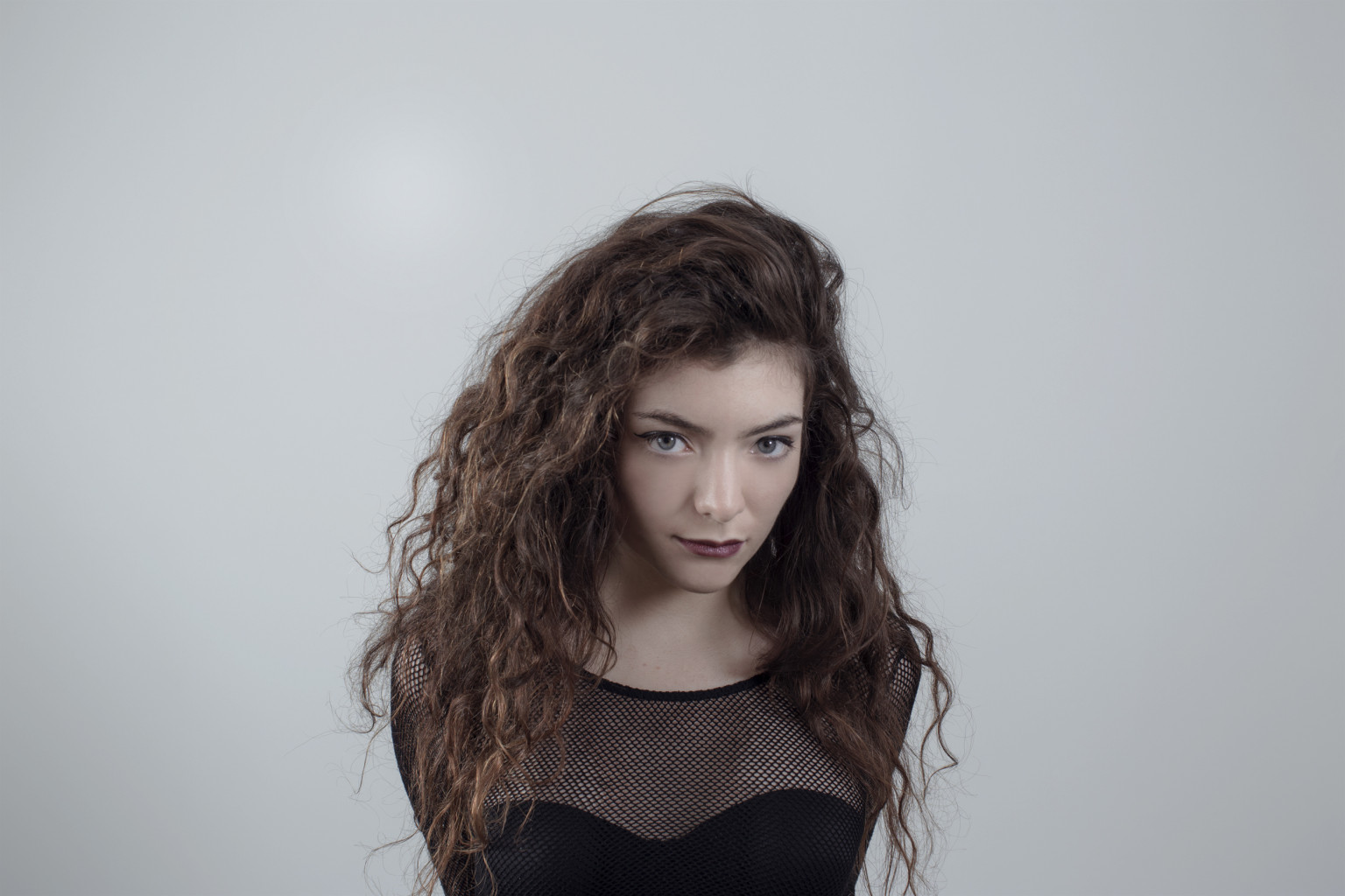 Lorde Releases “Yellow Flicker Beat” Music Video