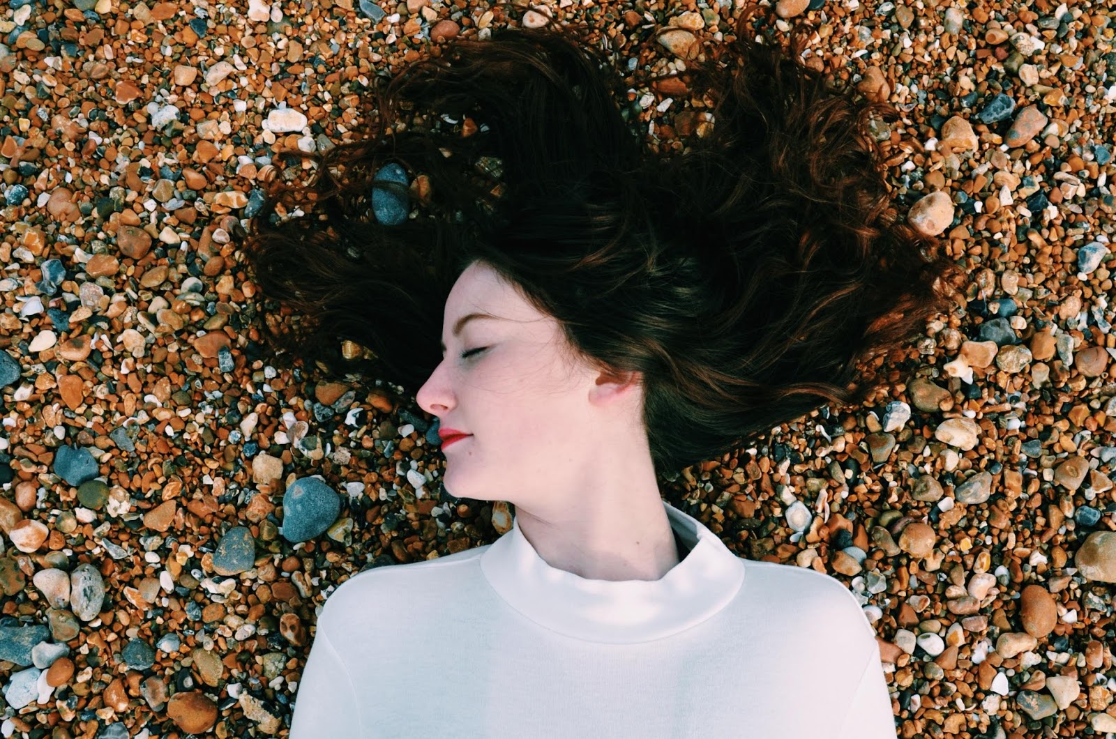 Scarlett Saunders releases new track “Circus”
